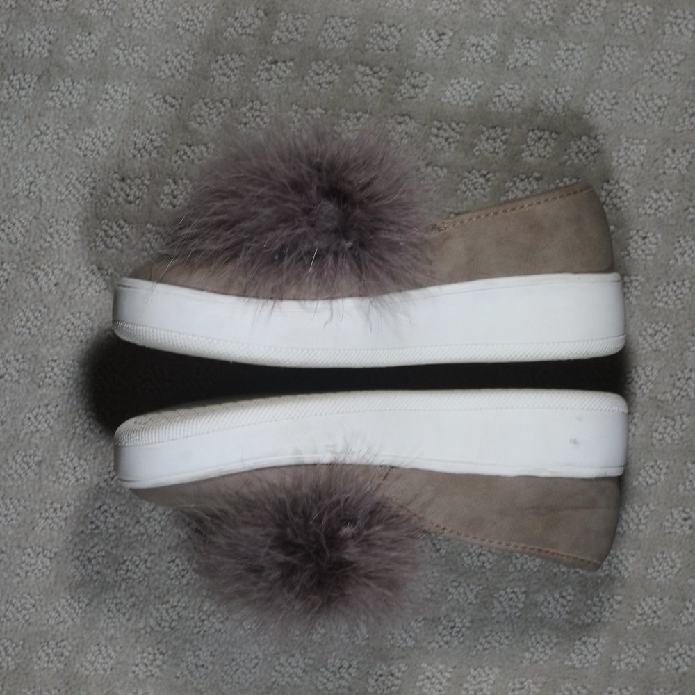 Soda Size 6 Brown Feather Pom Platform Y2K Sneakers - Picture 3 of 6